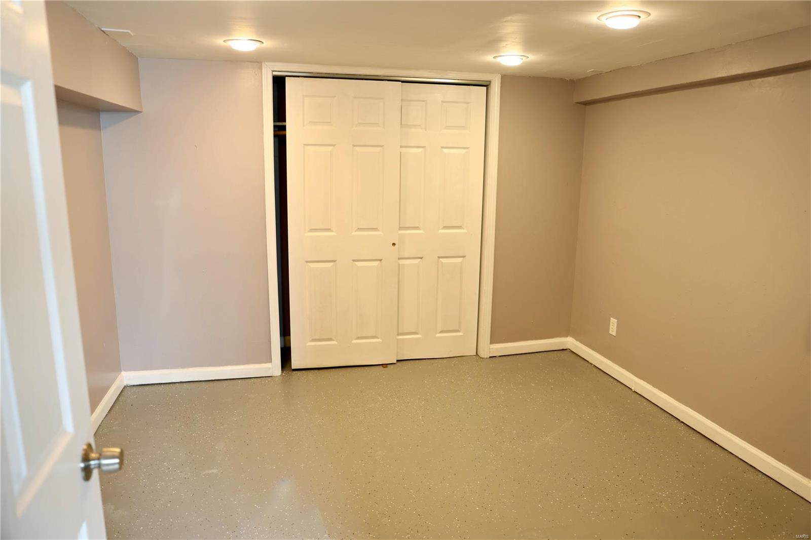 6325 Everett Drive St. Louis, MO 63134 - Photo 24 of 29