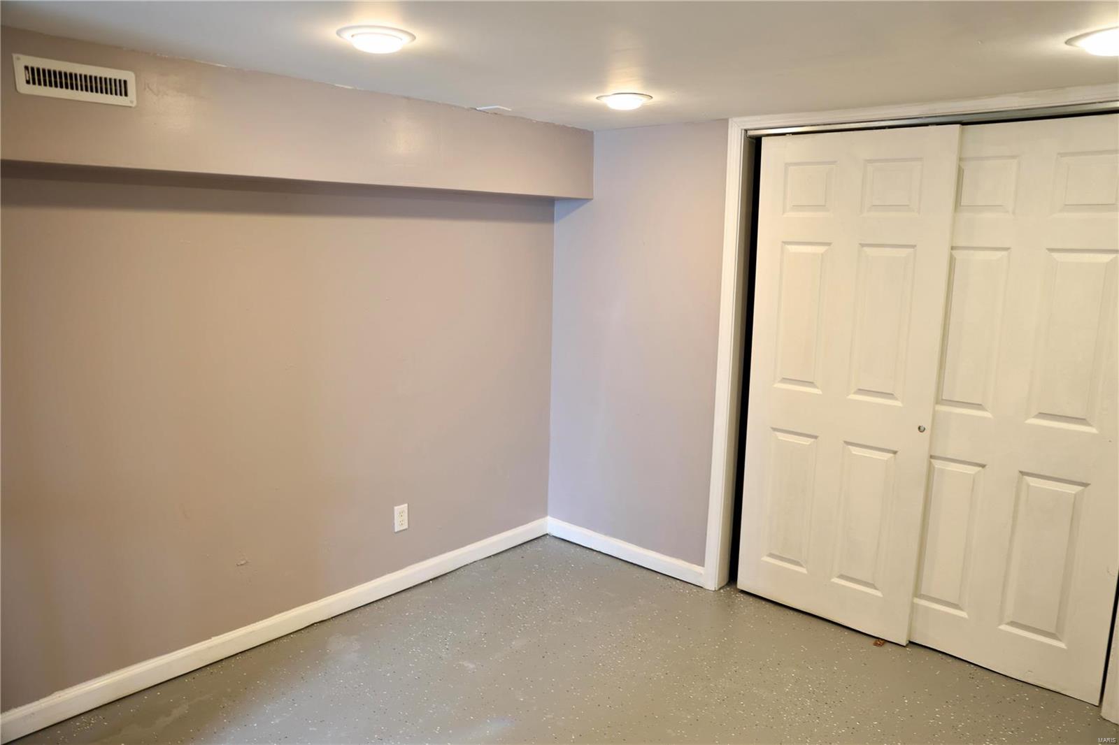 6325 Everett Drive St. Louis, MO 63134 - Photo 25 of 29