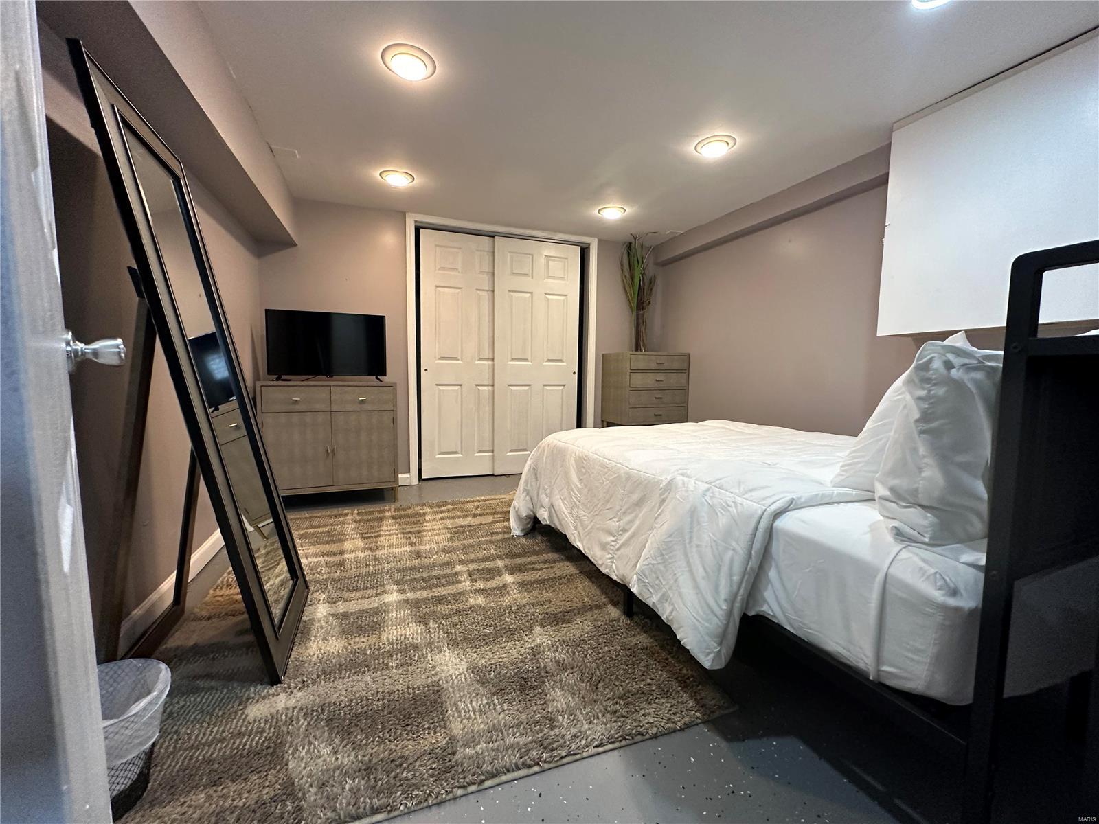 6325 Everett Drive St. Louis, MO 63134 - Photo 26 of 29