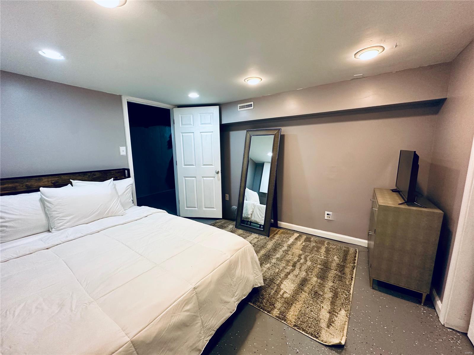 6325 Everett Drive St. Louis, MO 63134 - Photo 27 of 29