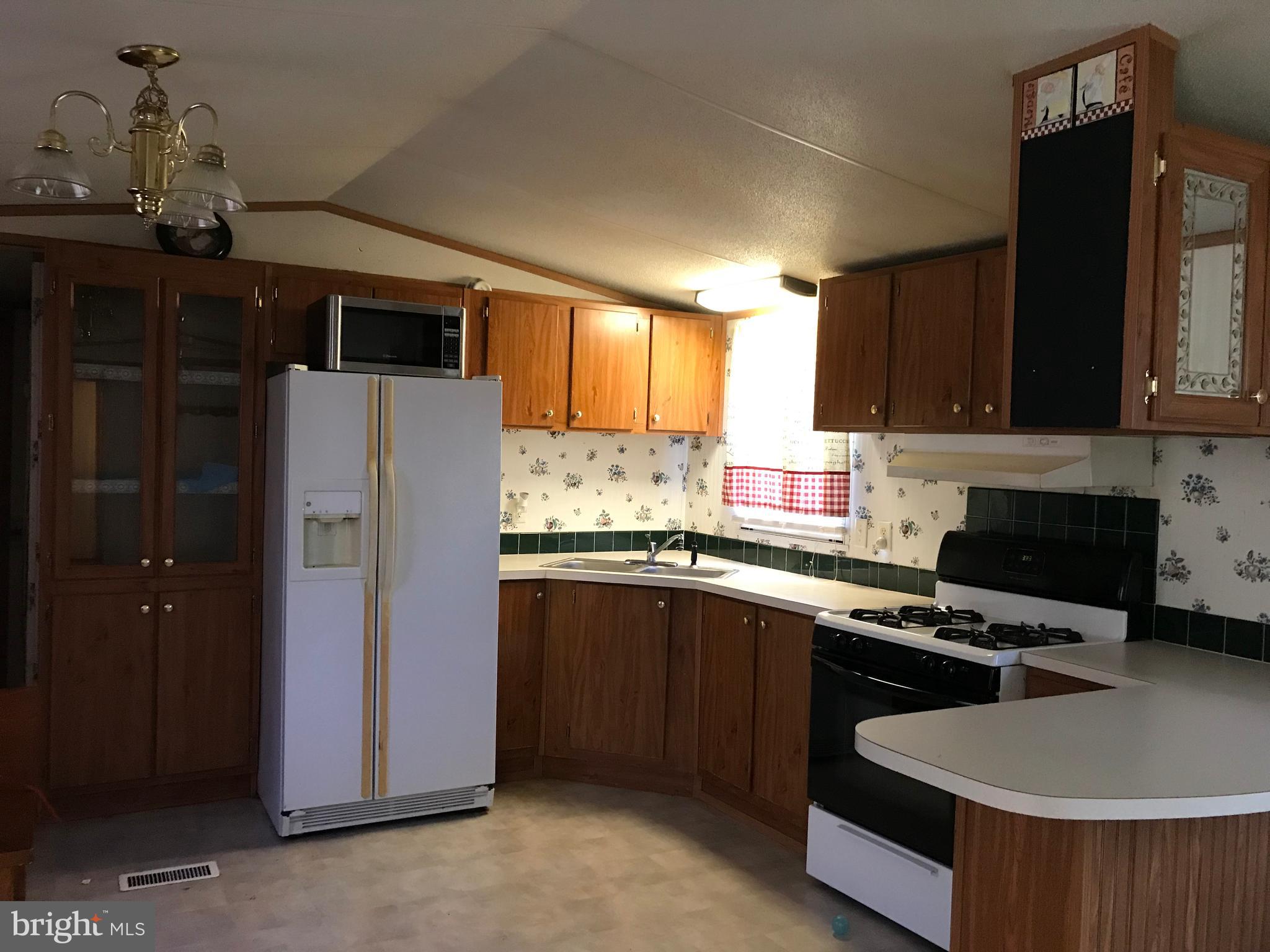 5458 Hallowing Point Road Prince Frederick, MD 20678 - Photo 4 of 11 Kitchen