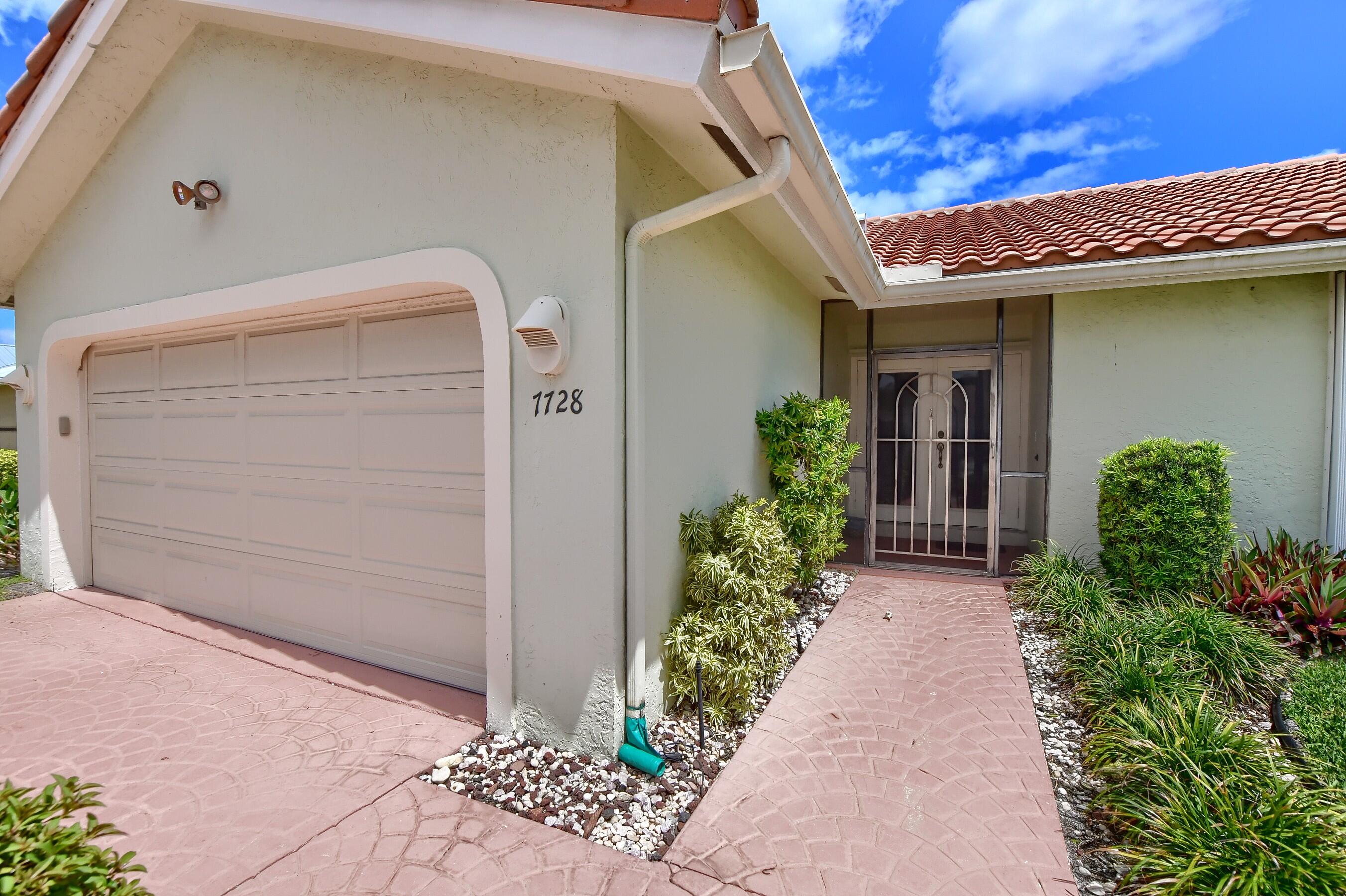 7728 Texas Trail Boca Raton, FL 33487 - Photo 4 of 43 Front entry