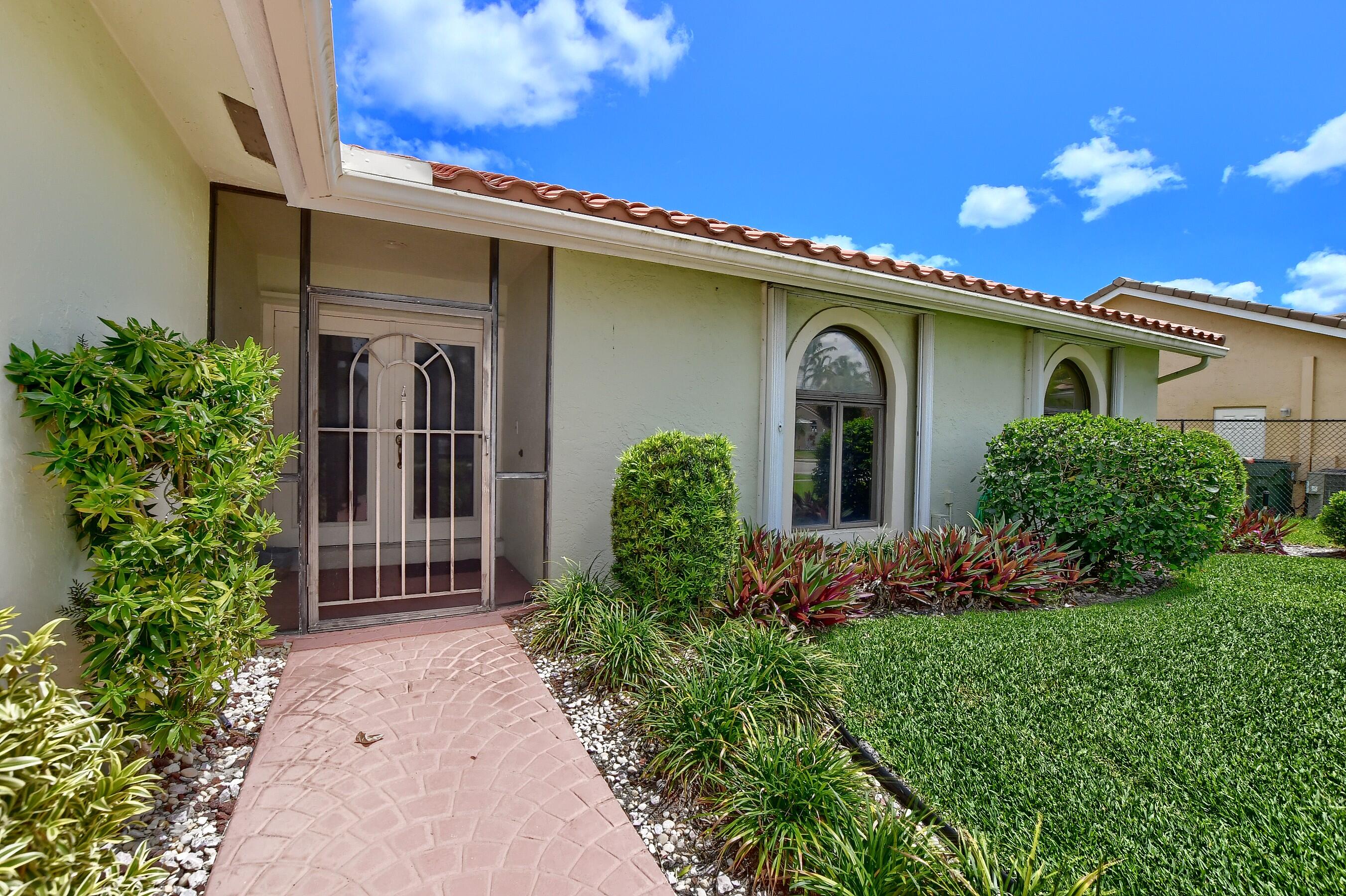 7728 Texas Trail Boca Raton, FL 33487 - Photo 5 of 43 Screened front entry