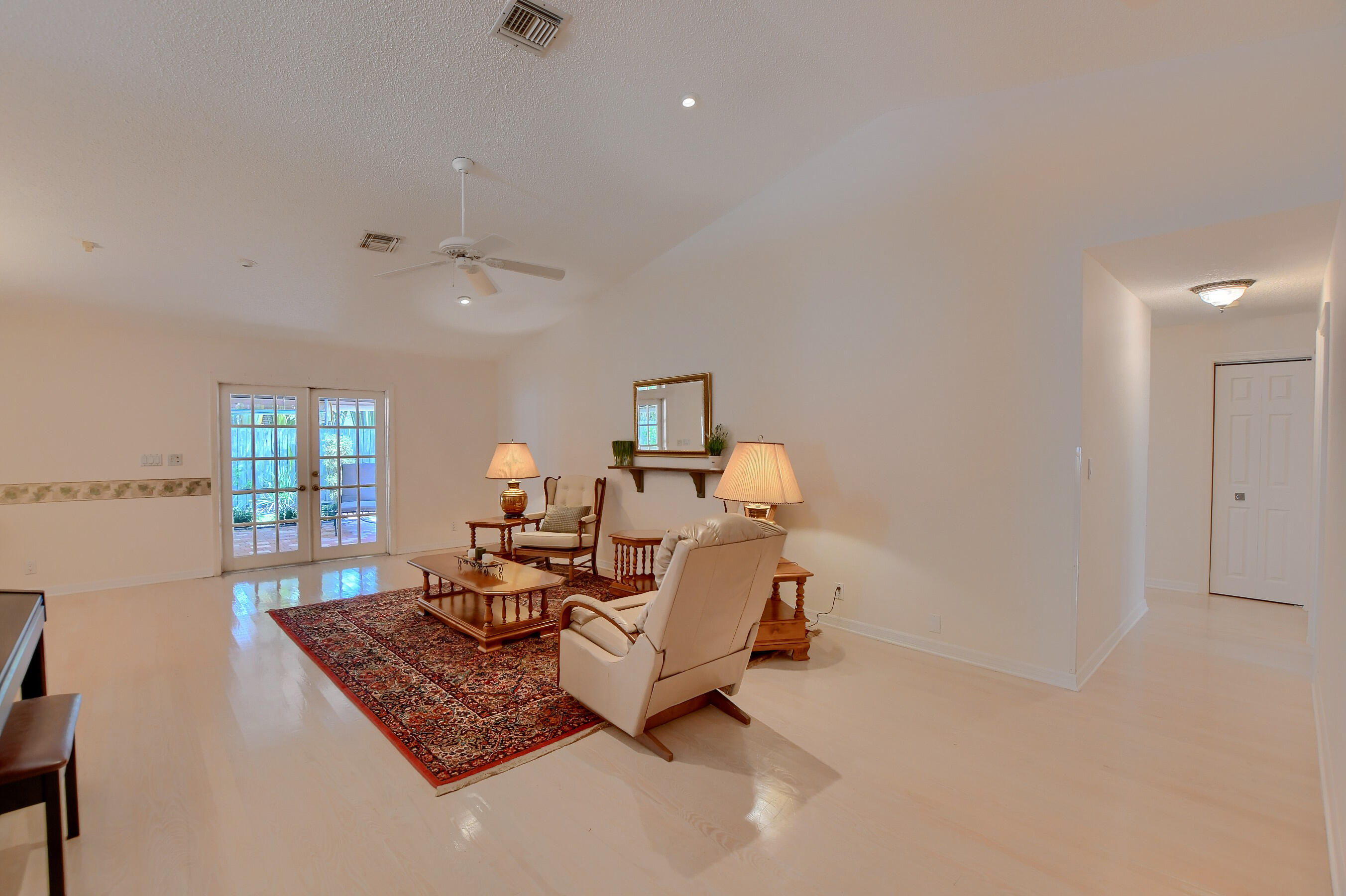 7728 Texas Trail Boca Raton, FL 33487 - Photo 8 of 43 Living room