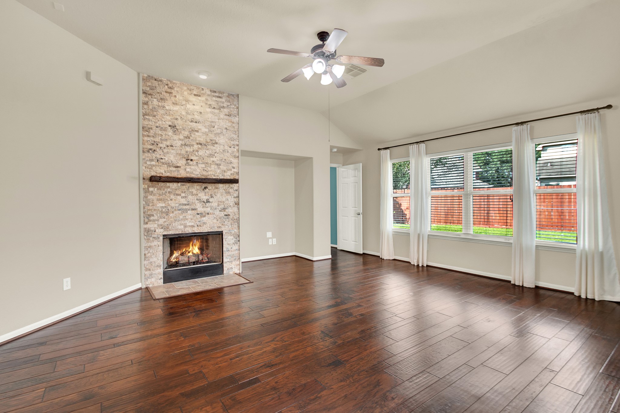 9226 Fernwillow Drive Spring, TX 77379 - Photo 8 of 36 Gallery Image 8