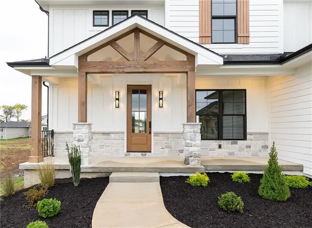 $799,000 | 18505 Mohawk Lane, Overland Park, KS 66085