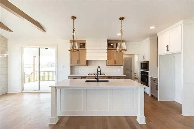 $799,000 | 18505 Mohawk Lane, Overland Park, KS 66085