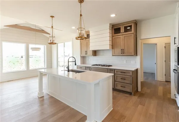 $794,000 | 18505 Mohawk Lane, Overland Park, KS 66085