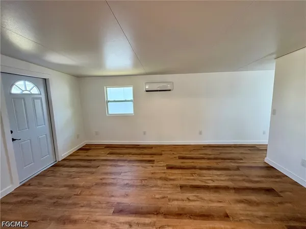 $1,300 | 5675 Pine Island Road, St. James City, FL 33956