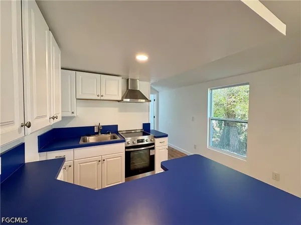 $1,300 | 5675 Pine Island Road, St. James City, FL 33956