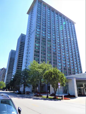 $199,900 | 3600 North Lake Shore Drive, Unit 306, Chicago, IL 60613