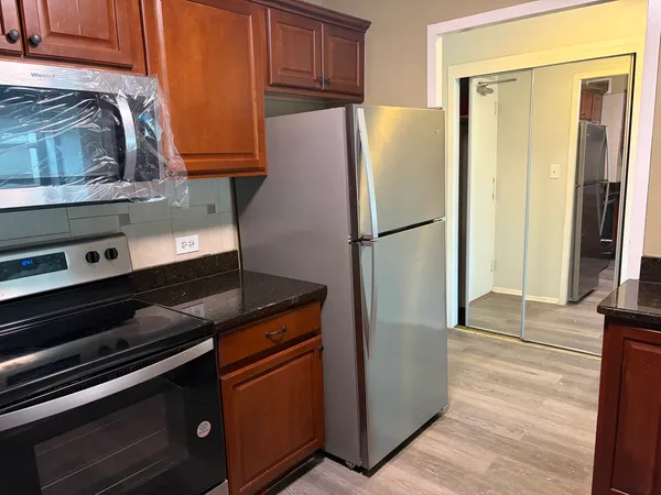 $199,900 | 3600 North Lake Shore Drive, Unit 306, Chicago, IL 60613