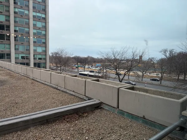 $199,900 | 3600 North Lake Shore Drive, Unit 306, Chicago, IL 60613