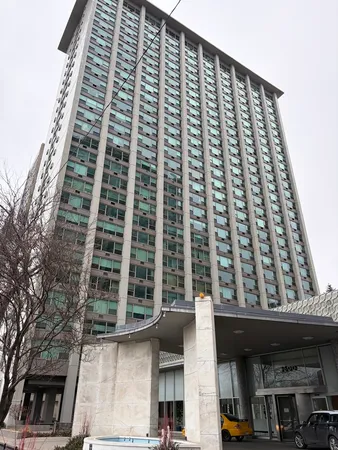 $199,900 | 3600 North Lake Shore Drive, Unit 306, Chicago, IL 60613