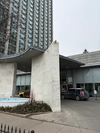 $199,900 | 3600 North Lake Shore Drive, Unit 306, Chicago, IL 60613