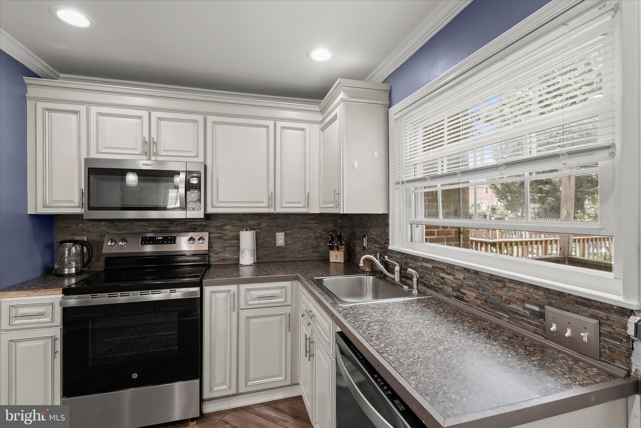 1823 Deveron Road Towson, MD 21286 - Photo 15 of 43 Kitchen