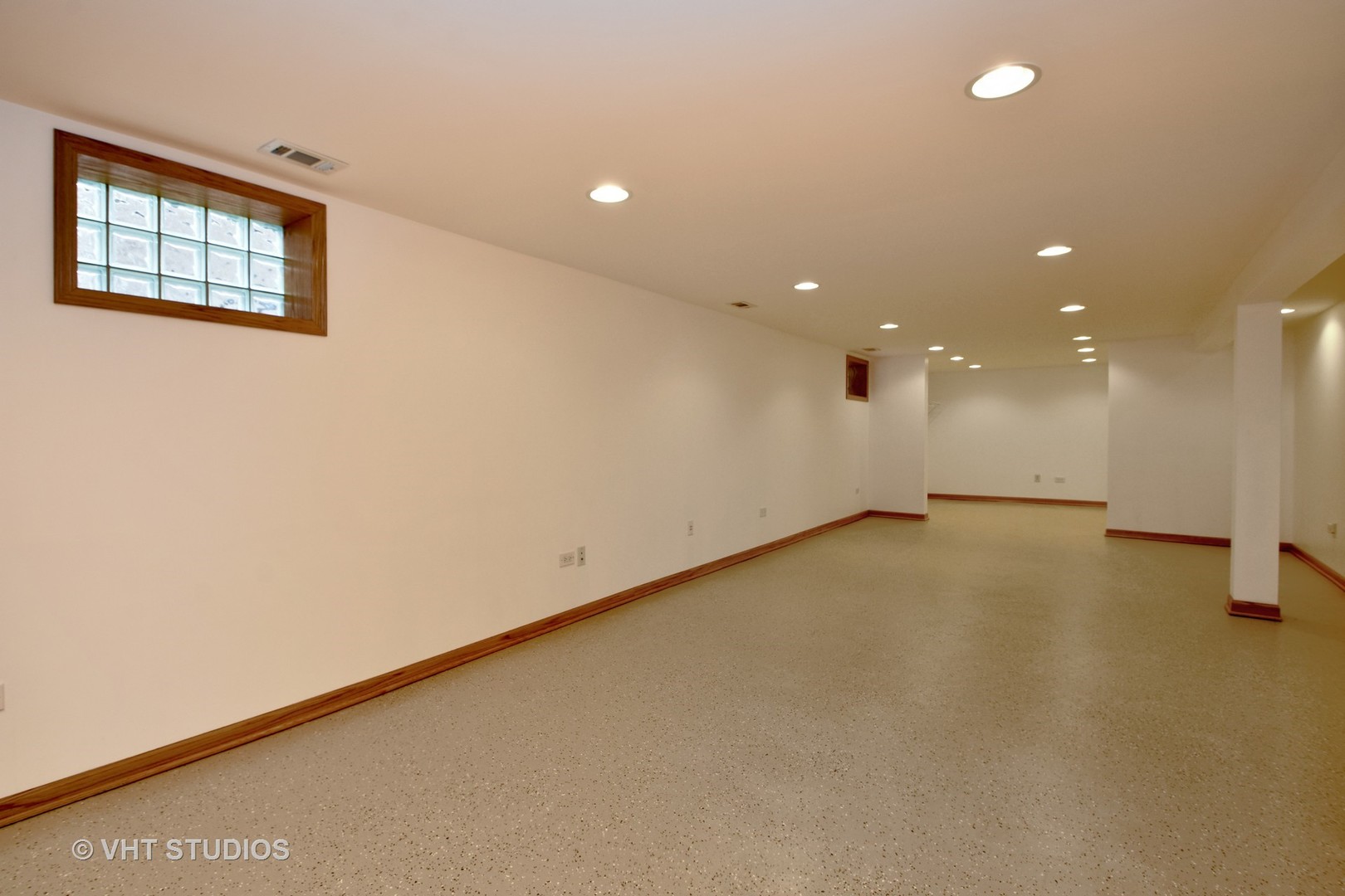 5155 South Mobile Avenue Chicago, IL 60638 - Photo 5 of 10 a view of an empty room