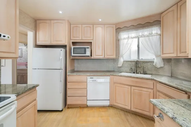 $899,999 | 574 Mangels Avenue, San Francisco, CA 94127