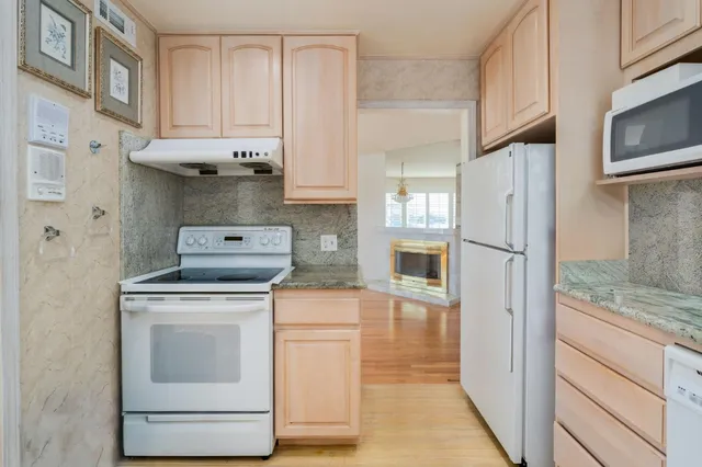 $899,999 | 574 Mangels Avenue, San Francisco, CA 94127