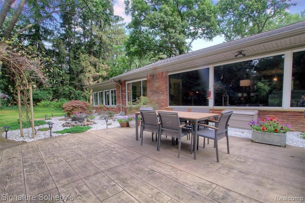 1731 Lone Pine Road Bloomfield Hills, MI 48302 - Photo 35 of 38