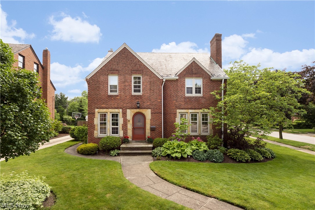 3866 Tyndall Road Cleveland, OH 44118 - Photo 1 of 35 Gallery Image 1
