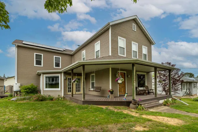 $238,000 | 416 Galena Avenue, Warren, IL 61087