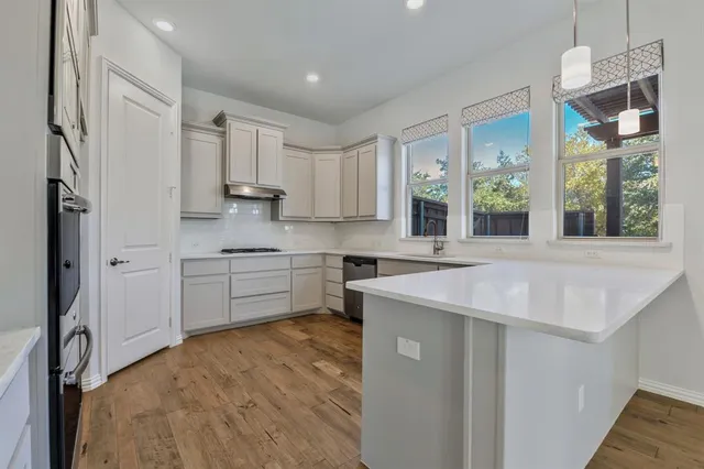 $3,200 | 516 Renaissance Lane, Irving, TX 75060