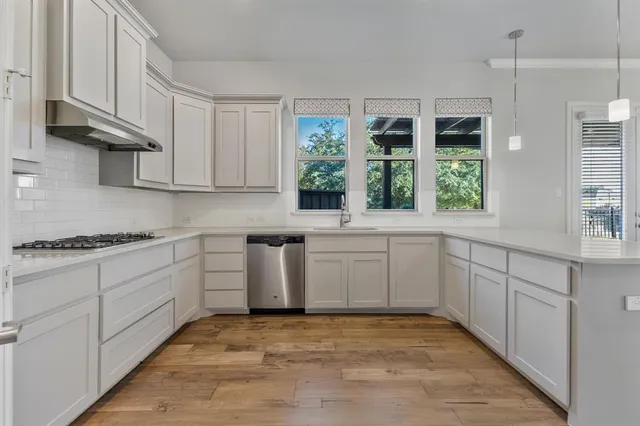 $3,200 | 516 Renaissance Lane, Irving, TX 75060