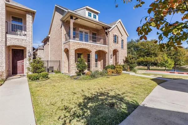 $3,000 | 516 Renaissance Lane, Irving, TX 75060