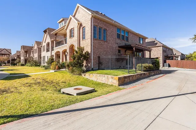 $3,200 | 516 Renaissance Lane, Irving, TX 75060