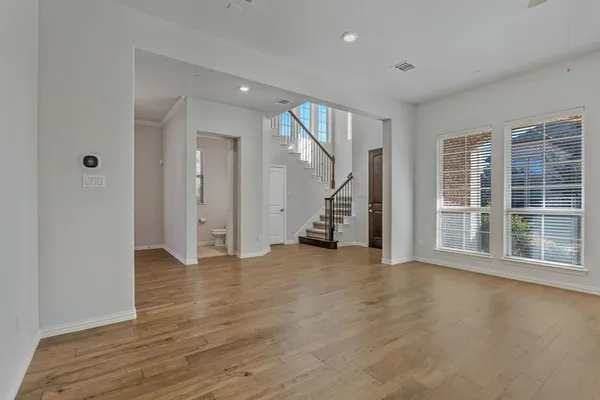 $3,000 | 516 Renaissance Lane, Irving, TX 75060