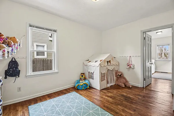 $298,500 | 917 Humbolt Street Southeast, Grand Rapids, MI 49507