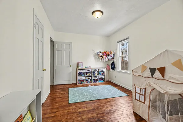 $298,500 | 917 Humbolt Street Southeast, Grand Rapids, MI 49507