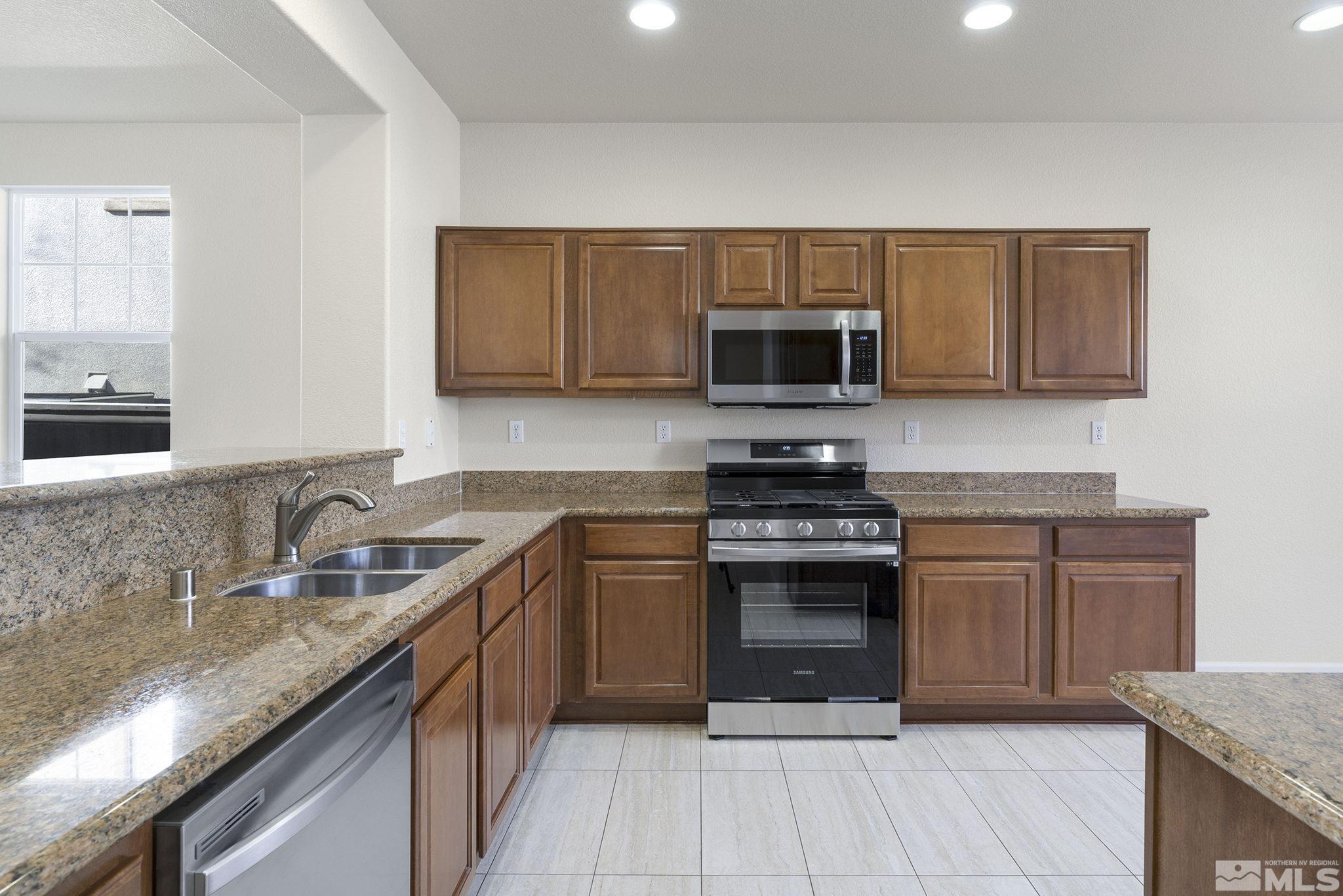 560 Needles Court Reno, NV 89521 - Photo 10 of 27 Photo 10