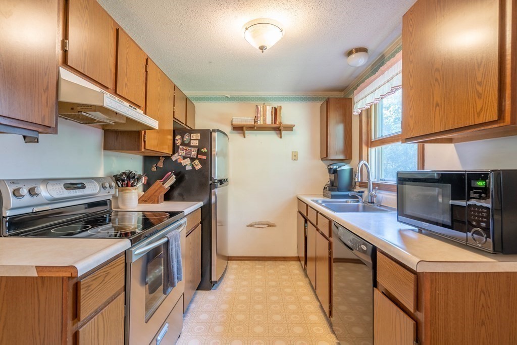 54 Brooks Pond Road Spencer, MA 01562 - Photo 6 of 35 Gallery Image 6