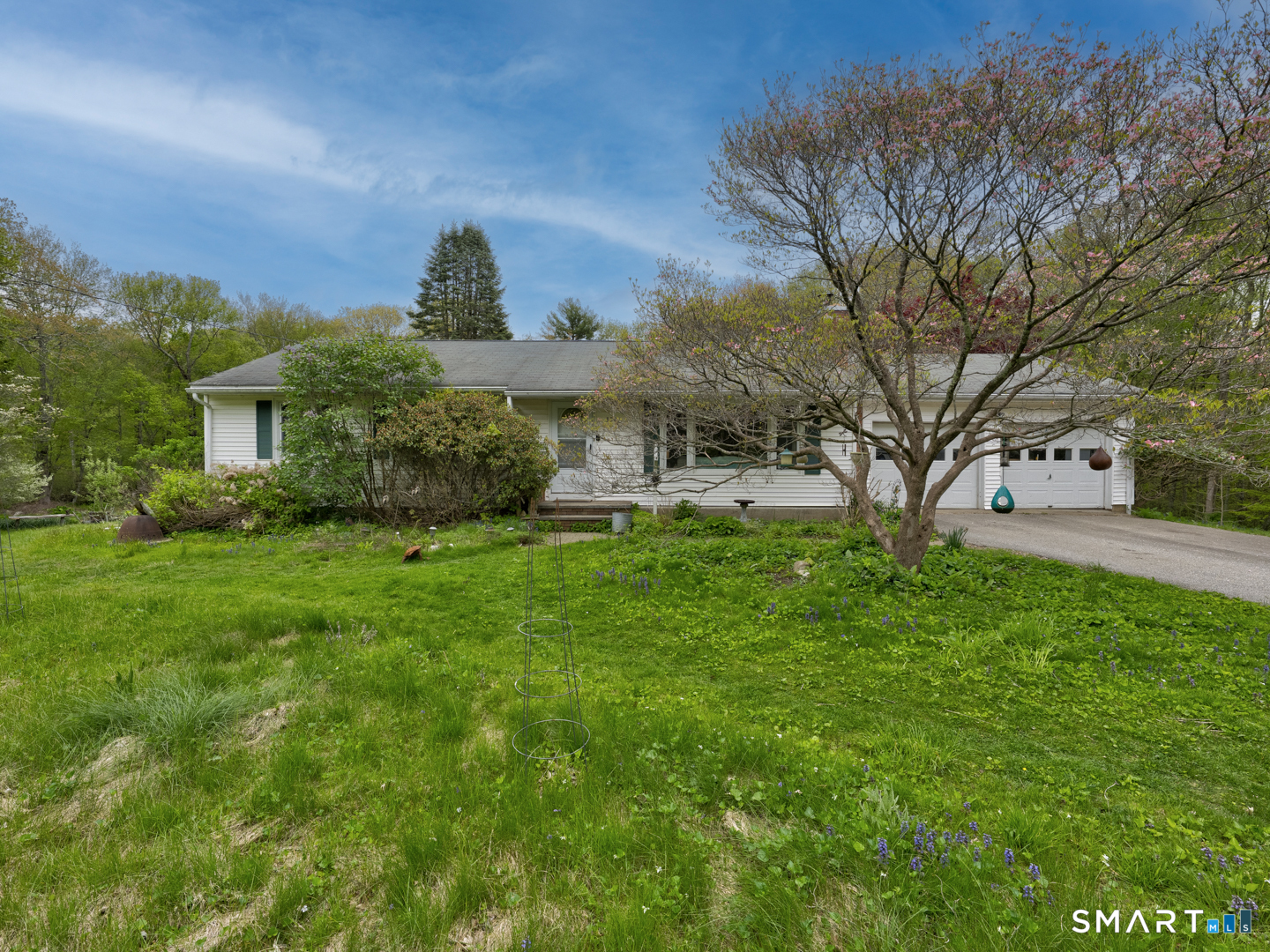 384 Woodland Road Mansfield, CT 06268 - Photo 2 of 37 Front view