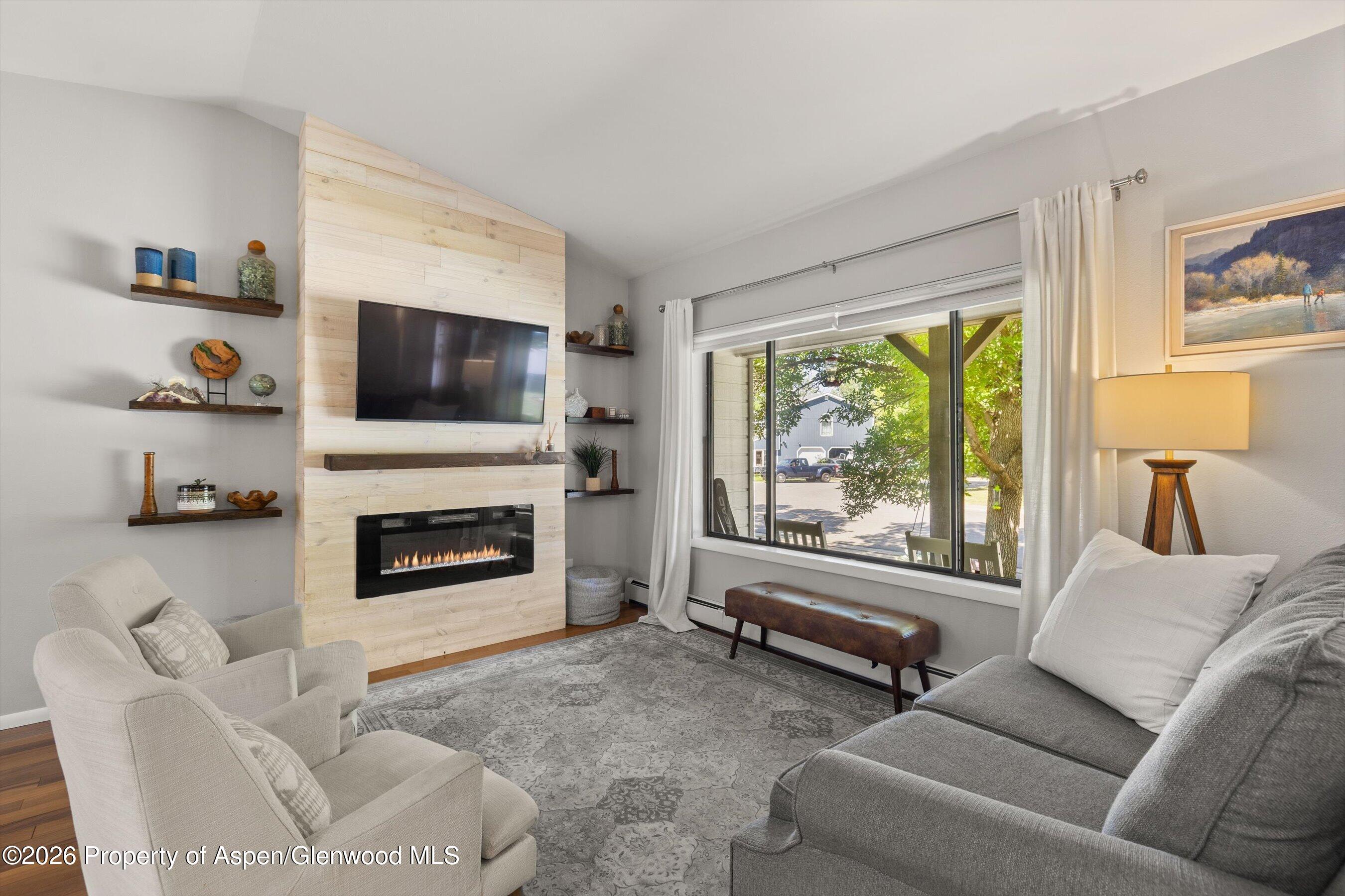 03-115BadgerRd_2608_0000