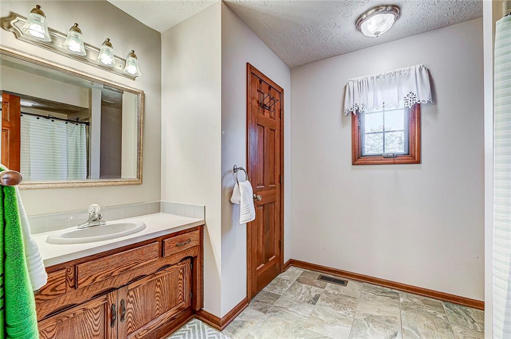 6684 Riverside Way Fishers, IN 46038 - Photo 19 of 48 Gallery Image 19