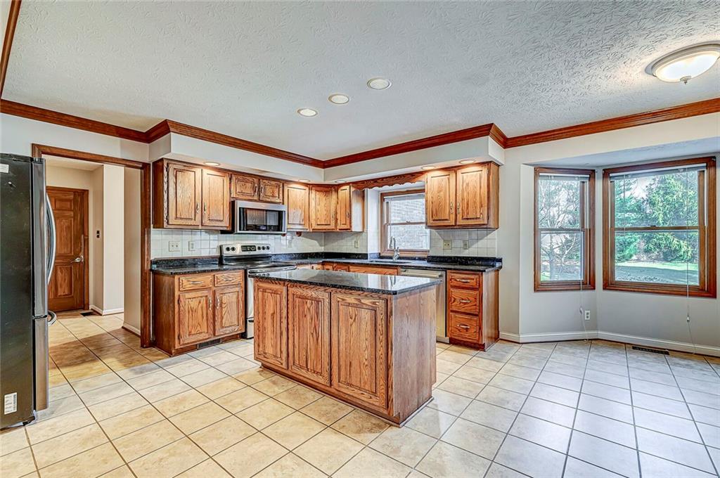 6684 Riverside Way Fishers, IN 46038 - Photo 36 of 48 Gallery Image 36