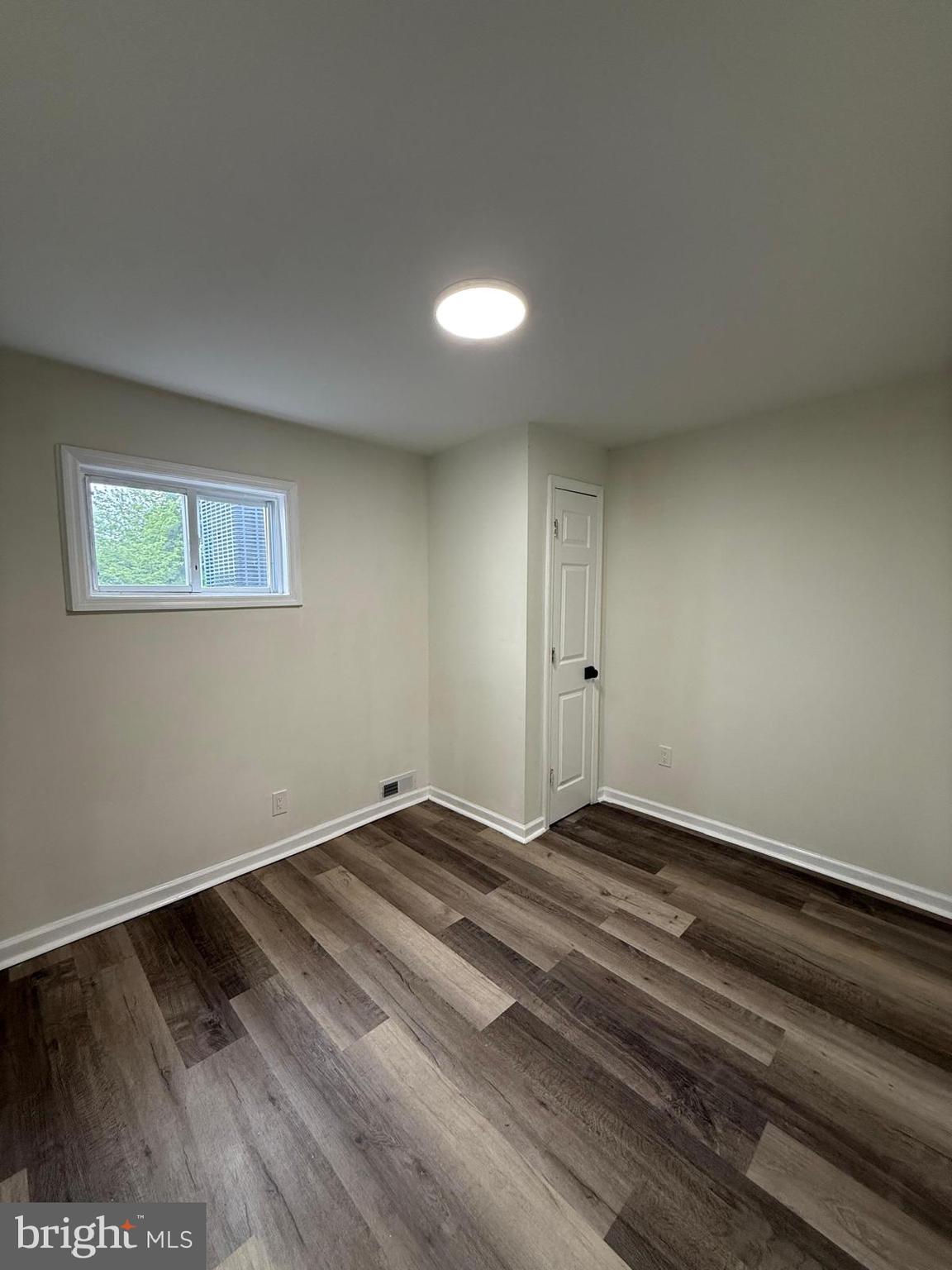 516 Columbus Road Burlington, NJ 08016 - Photo 7 of 12 a view of empty room with wooden floor