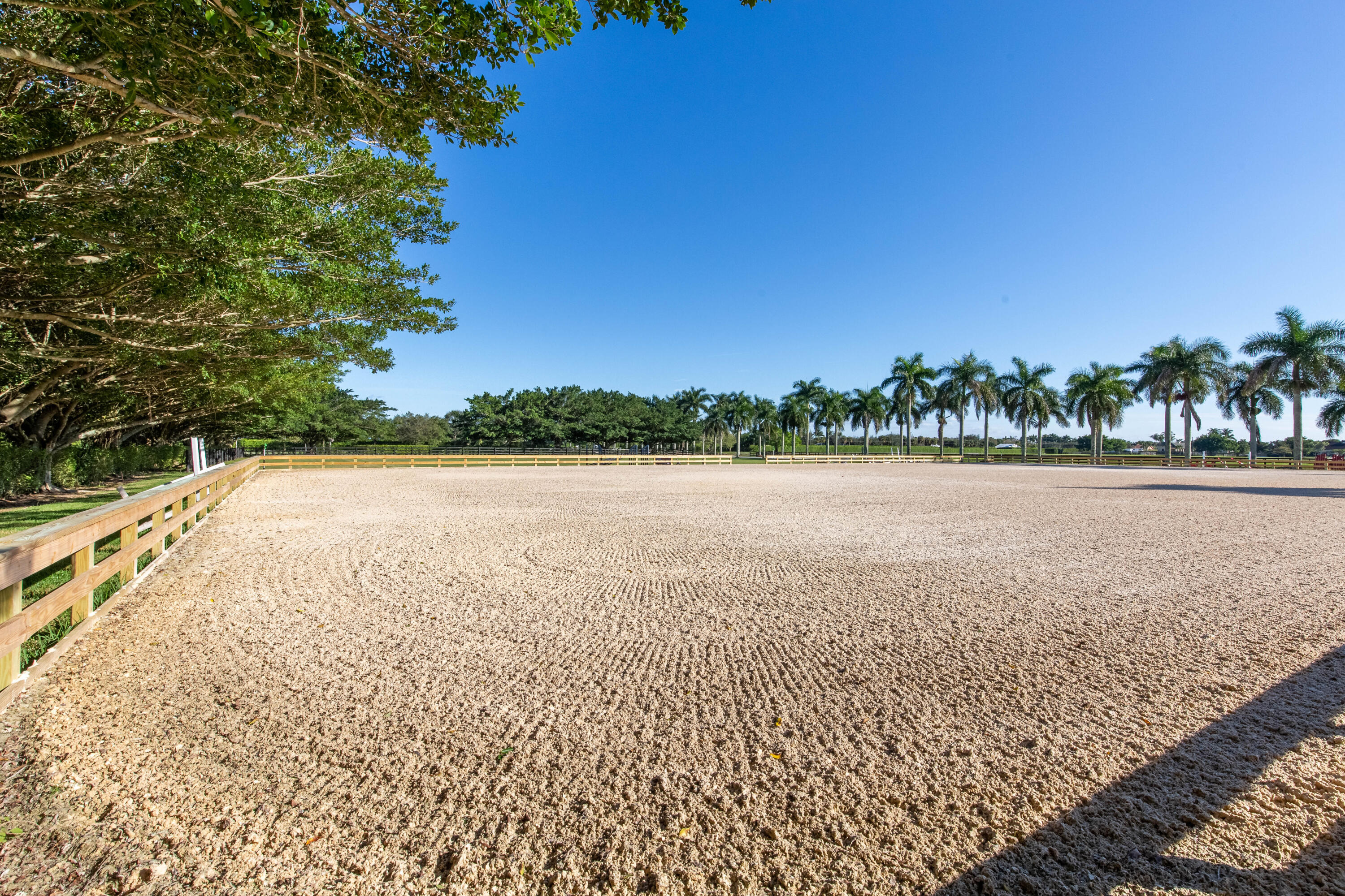 4381 S Road Wellington, FL 33414 - Photo 3 of 7 Ring