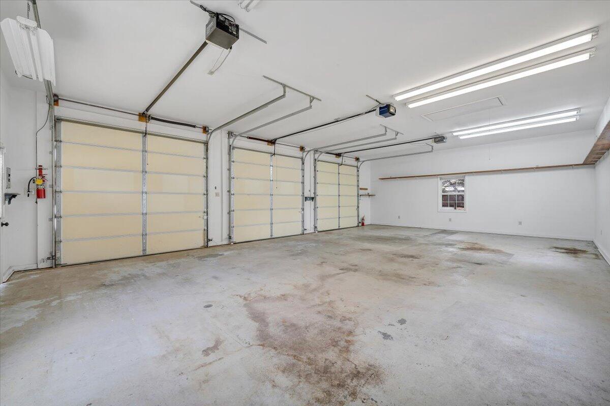 7951 Barrens Road Roanoke, VA 24019 - Photo 68 of 105 a view of a garage