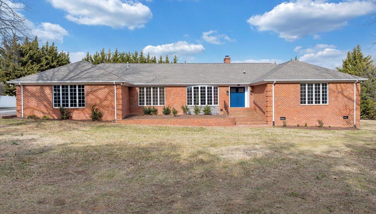 7951 Barrens Road Roanoke, VA 24019 - Photo 96 of 105 front view of a house with a yard