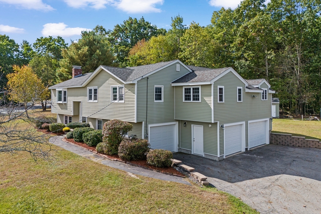 10 Farm Pond Road Dracut, MA 01826 - Photo 1 of 40 Gallery Image 1
