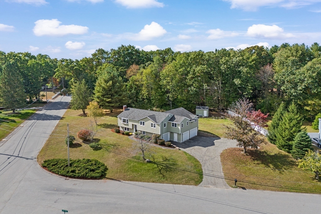 10 Farm Pond Road Dracut, MA 01826 - Photo 2 of 40 Gallery Image 2