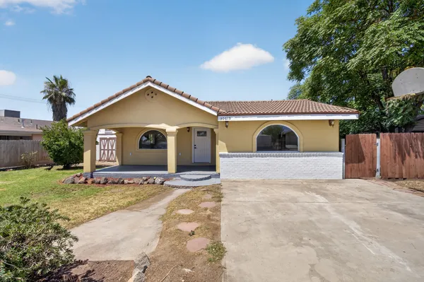 $309,900 | 30619 Kame Drive, Goshen, CA 93291