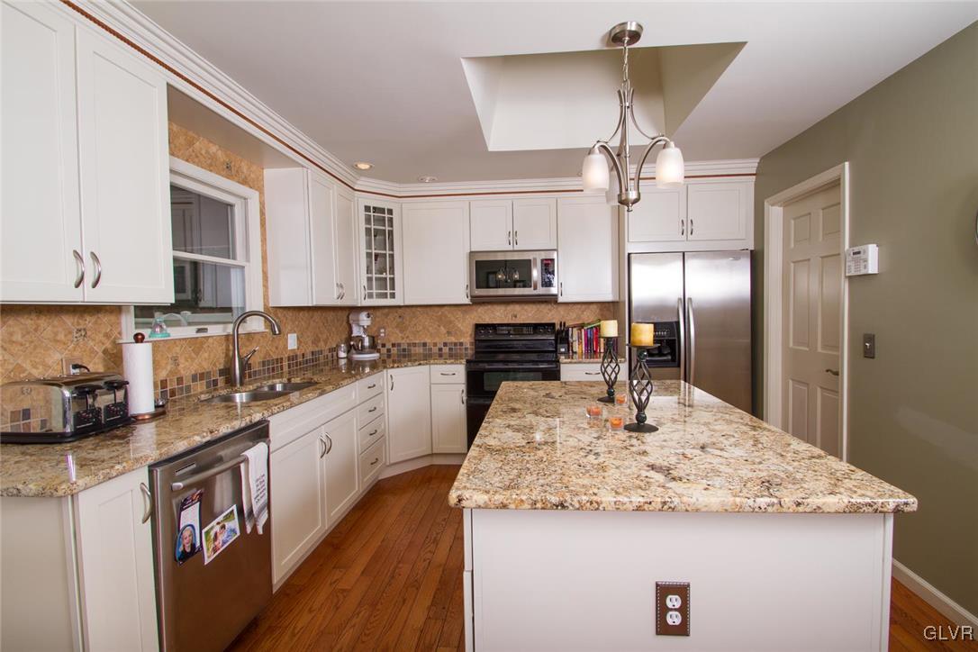 875 Barnsdale Road Bethlehem, PA 18017 - Photo 20 of 35 Kitchen features LOTS of cabinets!