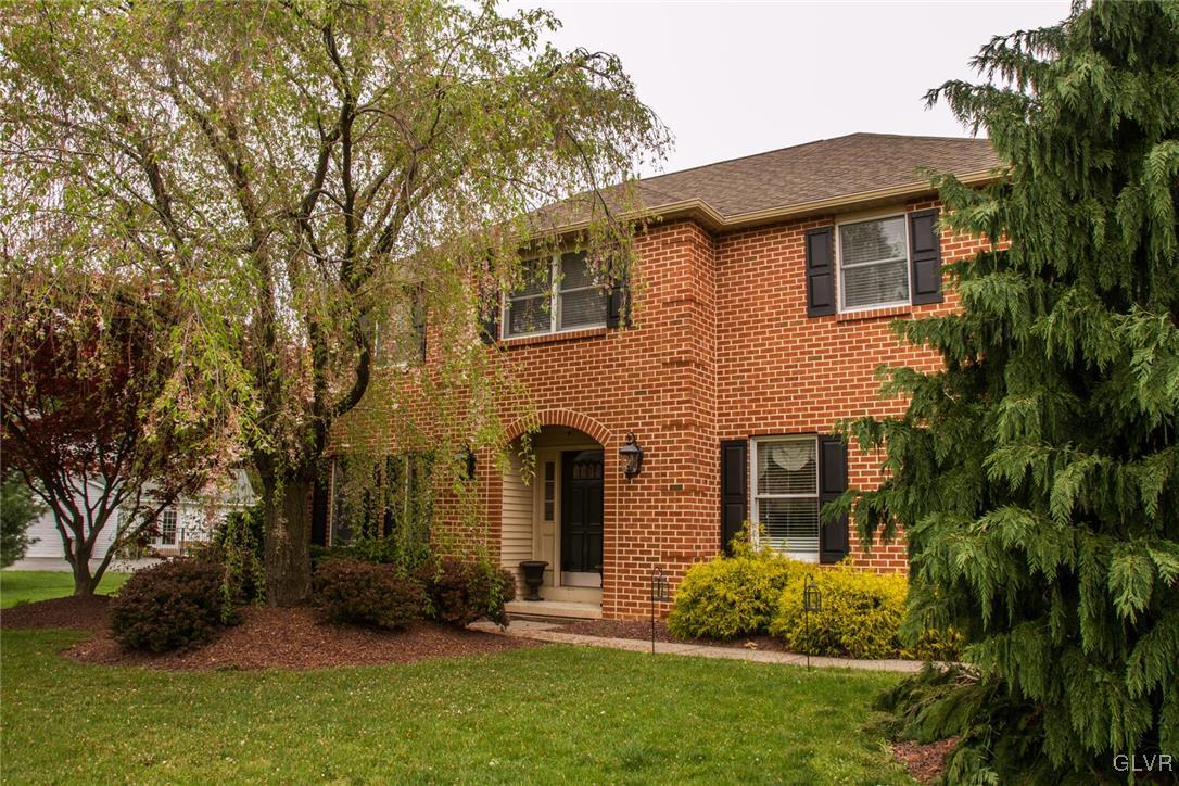875 Barnsdale Road Bethlehem, PA 18017 - Photo 3 of 35 Located in desirable community