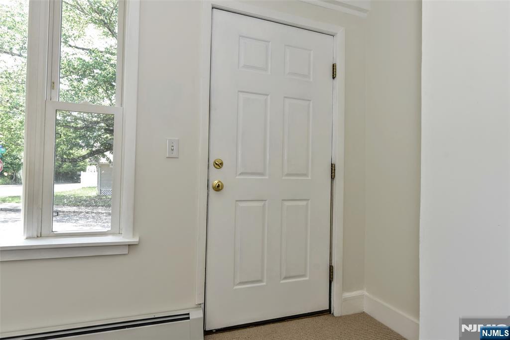 52 Central Avenue Butler, NJ 07405 - Photo 4 of 34