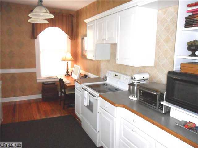 771 Main Elkin, NC 28621 - Photo 3 of 6 Kitchen.